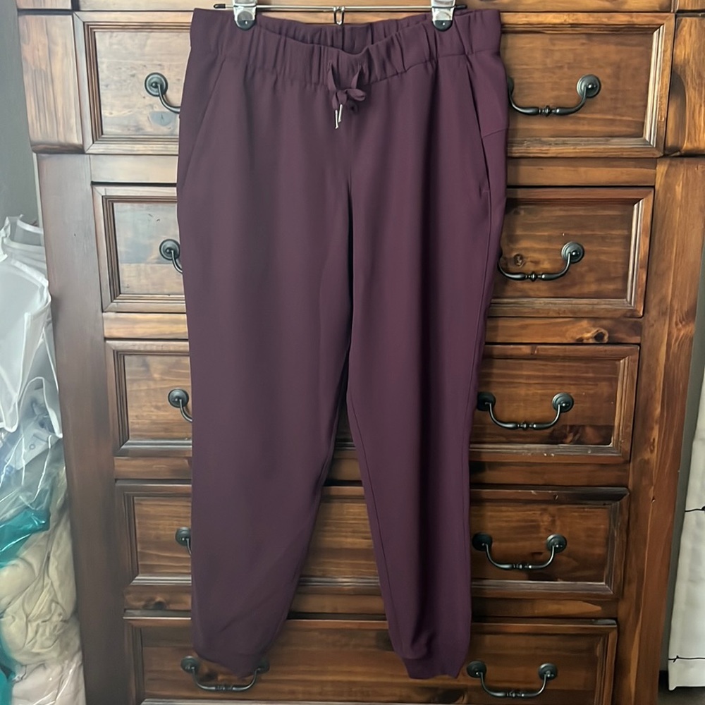 High waisted, Lululemon pants, maroon color - size 8